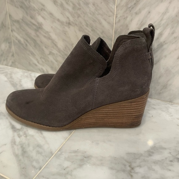 Toms Ankle Boots Womens 9 Kallie Gray Suede Wedge Heel Shoes indie western boho - Picture 1 of 10